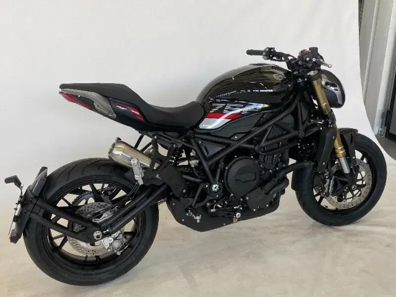 Benelli 752 S (2022 - 25) (4)