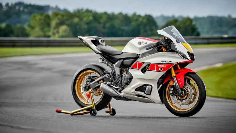 La Yamaha R7 60&deg; Anniversary
