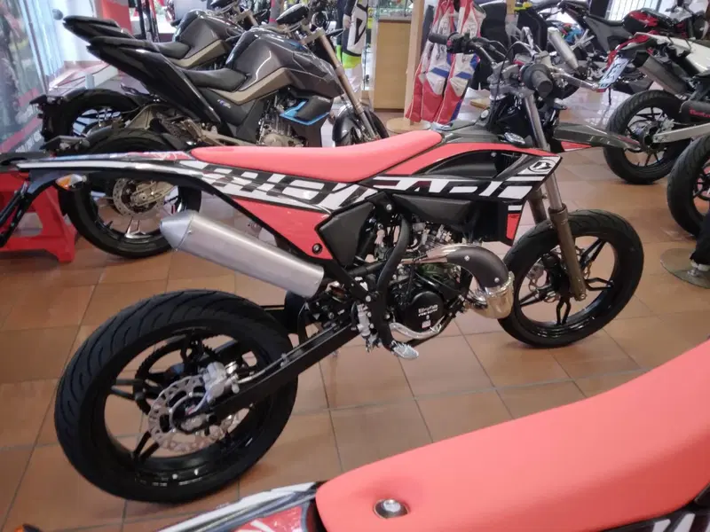 Betamotor RR 50 Motard (2021 - 26) (2)