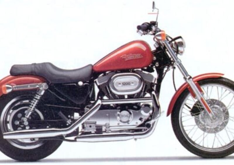 Harley-Davidson Sportster 1200 Custom (1995 - 00) - XL 1200C