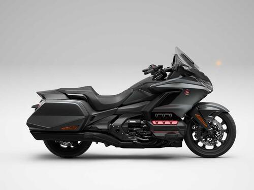 Le Honda Gold Wing 1800, con l'esclusivo Airbag, si aggiornano per il 2023 (2)