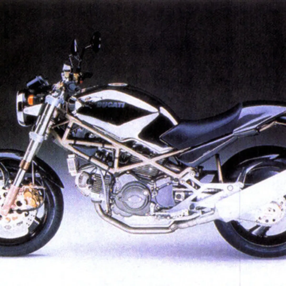 Ducati Monster 900 Cromo I.E. (1999 - 02)
