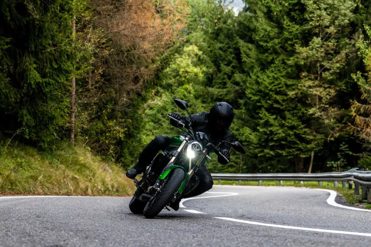 Benelli 752S. Ecco come si rifà il look per il 2023 [GALLERY] (11)