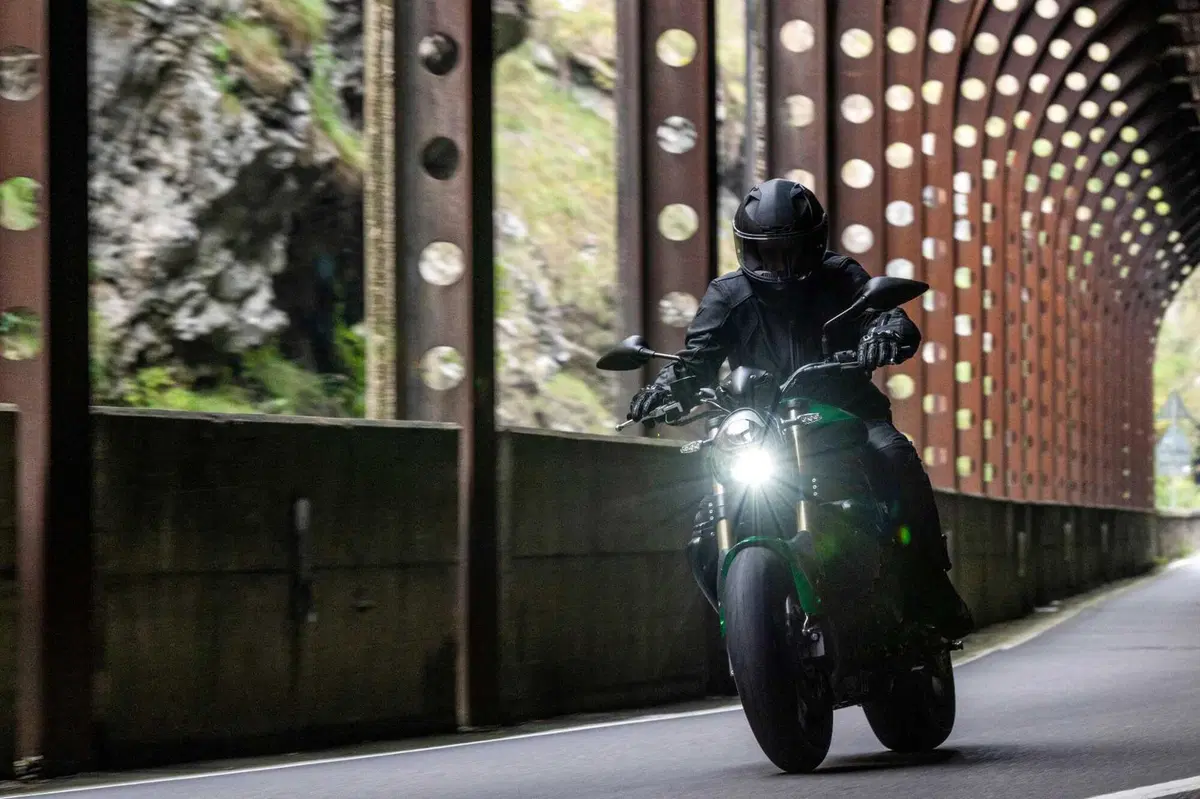 Benelli 752S. Ecco come si rifà il look per il 2023 [GALLERY] (12)