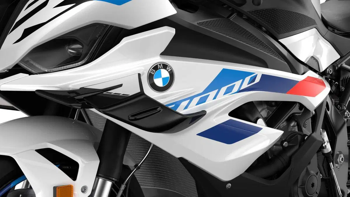 Evoluzione 2023 per la BMW S1000RR. Ecco le novità (15)