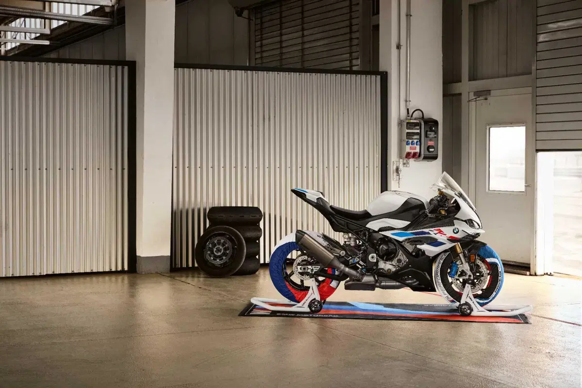 Evoluzione 2023 per la BMW S1000RR. Ecco le novità (26)