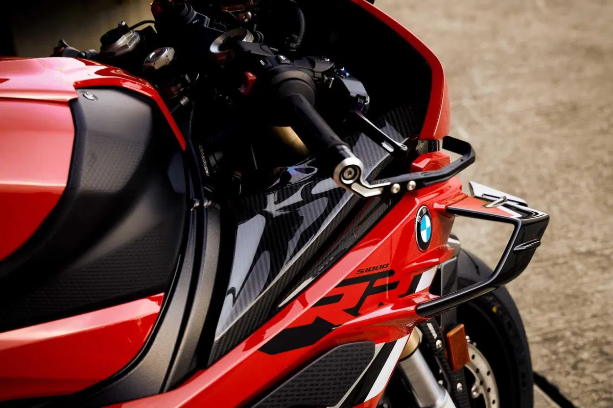 Evoluzione 2023 per la BMW S1000RR. Ecco le novità (28)