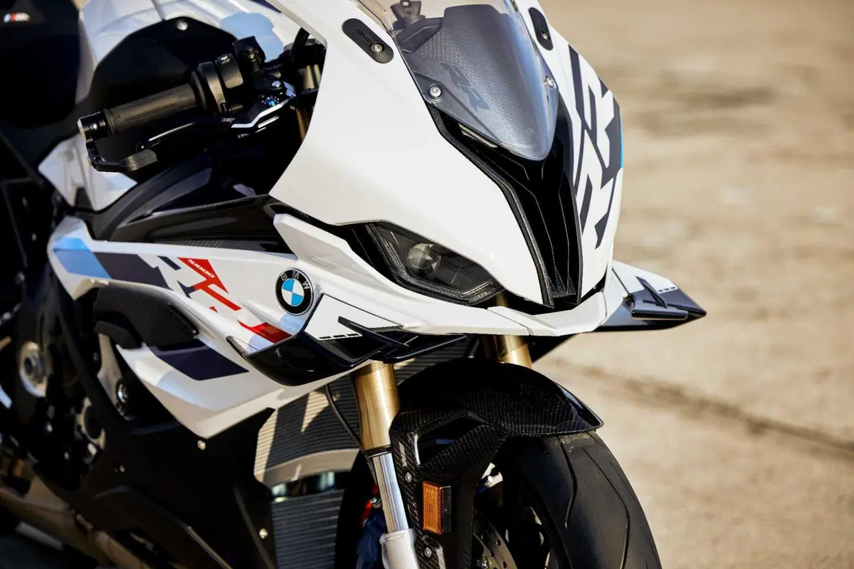 Evoluzione 2023 per la BMW S1000RR. Ecco le novità (32)