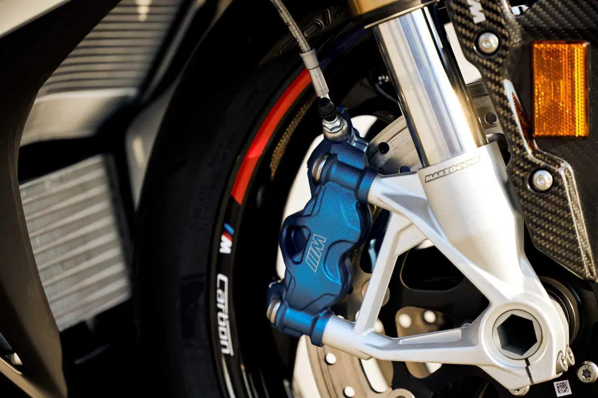Evoluzione 2023 per la BMW S1000RR. Ecco le novità (34)