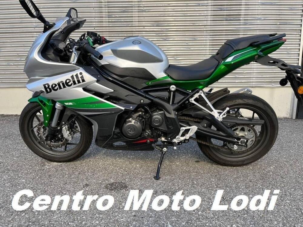 Benelli BN 302 R (2017 - 20) (3)