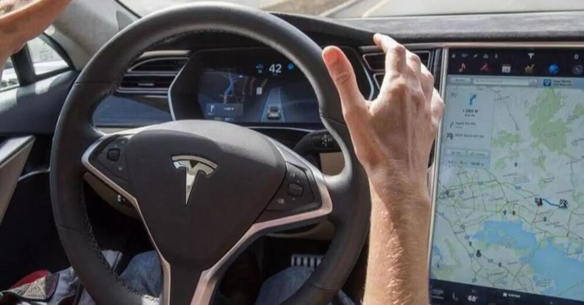 FEMA: La guida autonoma di Tesla &egrave; ancora pericolosa per i motociclisti