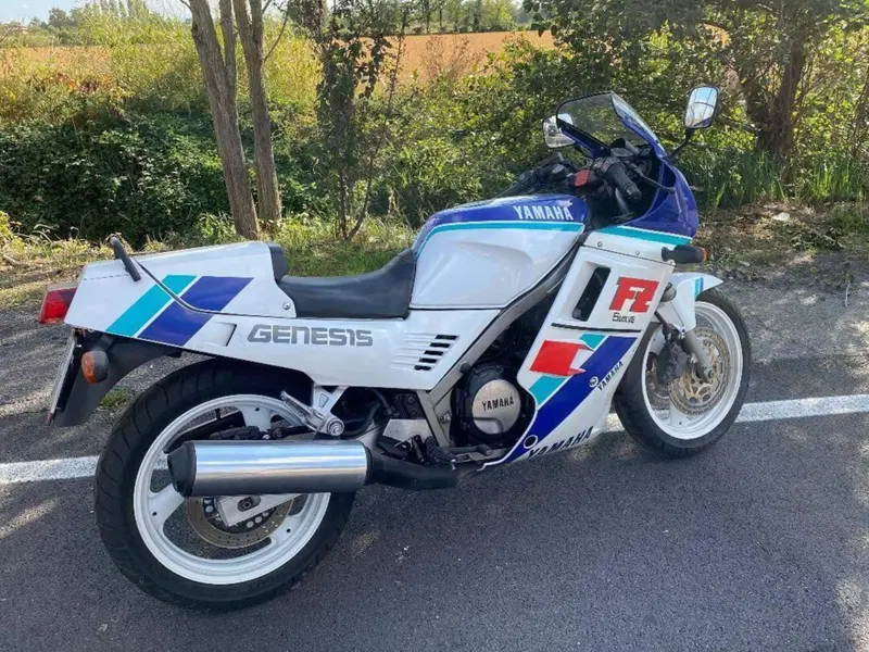 Yamaha FZ 750  (6)