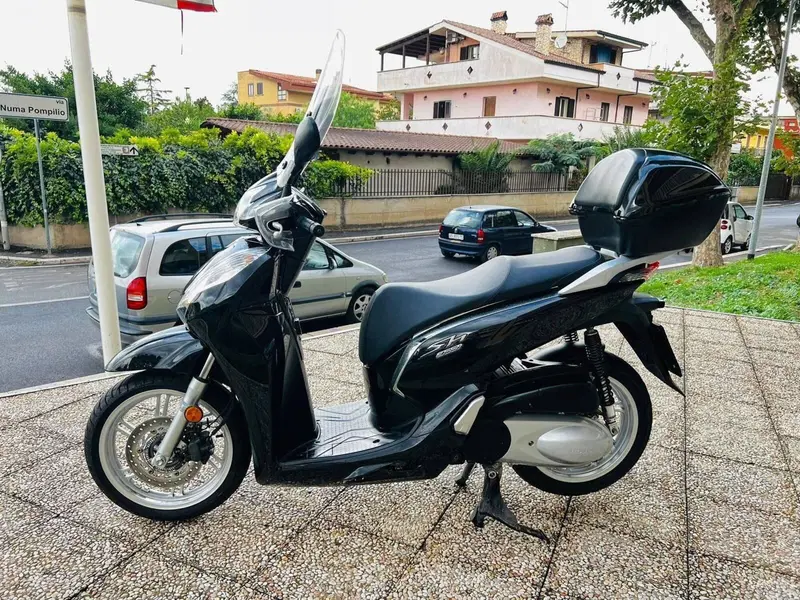 Honda SH 300 i ABS (2016 - 20) (2)