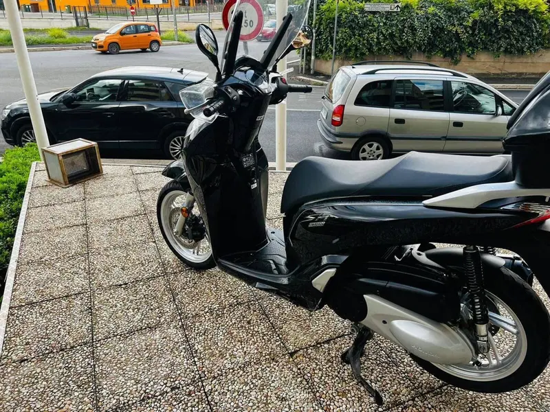 Honda SH 300 i ABS (2016 - 20) (6)