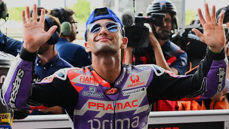 MotoGP 2022. GP della Thailandia. E invece Jorge Martin: "Io? Ci avrei provato a sorpassare Pecco Bagnaia"