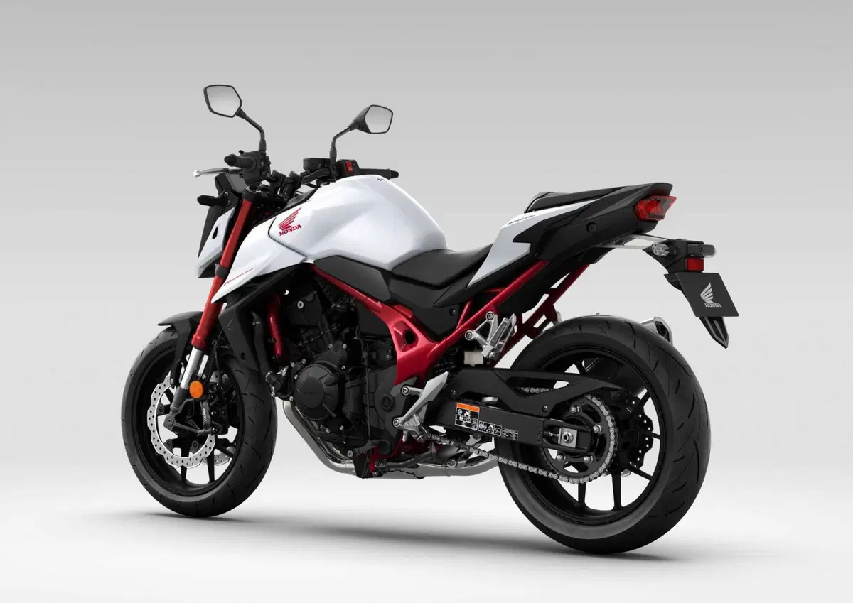 Ecco la nuova Honda CB750 Hornet 2023 [Video e Gallery] (5)