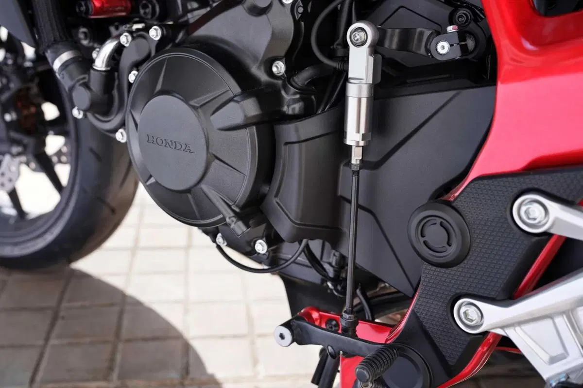 Ecco la nuova Honda CB750 Hornet 2023 [Video e Gallery] (24)