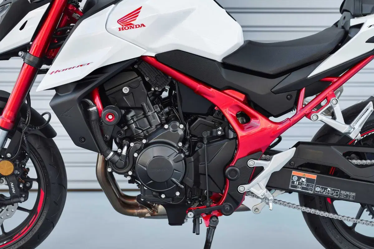 Ecco la nuova Honda CB750 Hornet 2023 [Video e Gallery] (33)