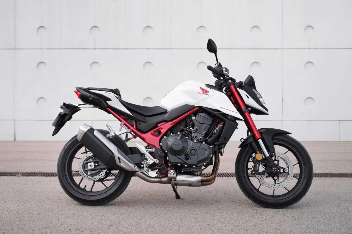Ecco la nuova Honda CB750 Hornet 2023 [Video e Gallery] (14)