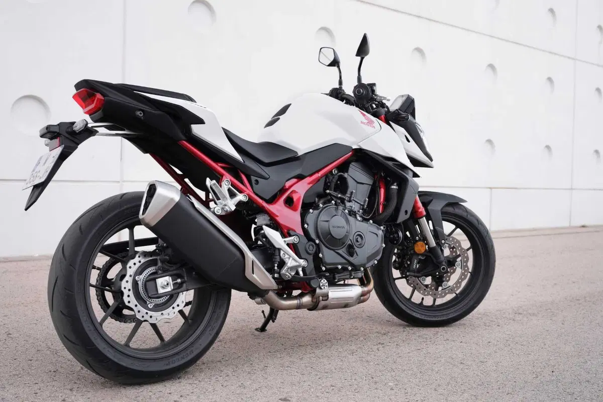 Ecco la nuova Honda CB750 Hornet 2023 [Video e Gallery] (15)