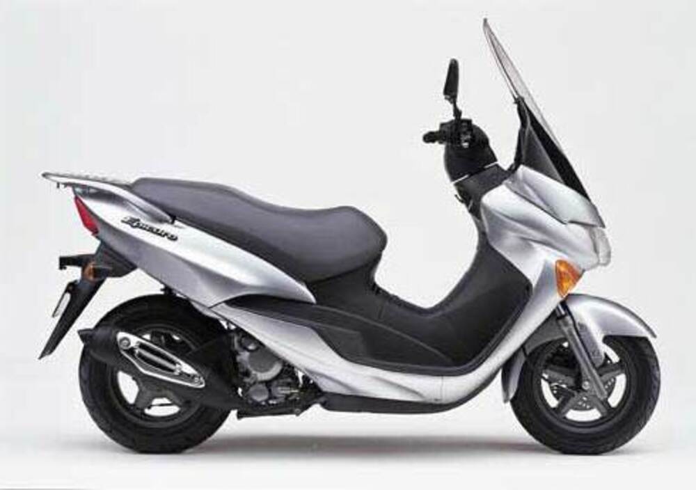 Suzuki UC 150 Epicuro R (2000 - 03)