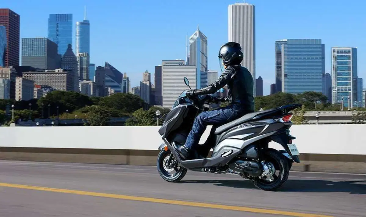 Suzuki Burgman Street 125 Executive. Si ferma per ripartire dai consumi (2)