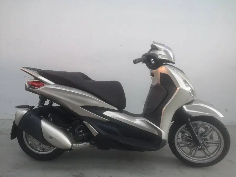 Piaggio Beverly 300 ABS-ASR (2021 - 25)