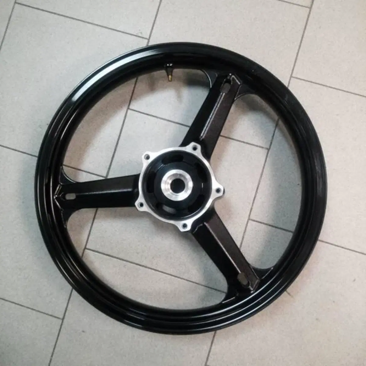 Cerchio anteriore DL650 Suzuki (2)