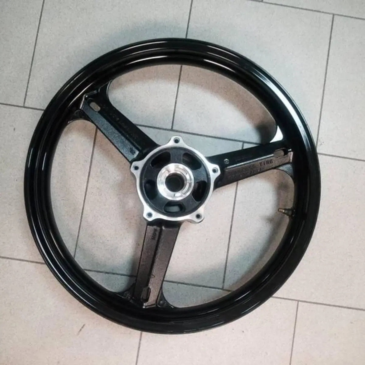 Cerchio anteriore DL650 Suzuki (3)