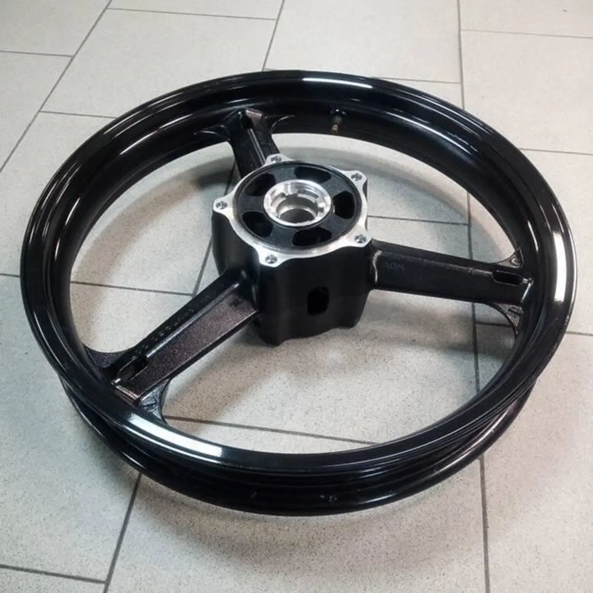 Cerchio anteriore DL650 Suzuki (4)
