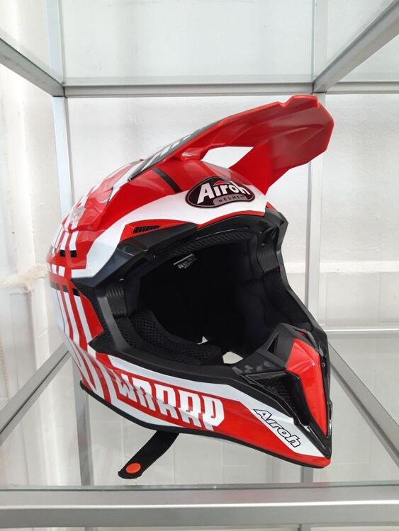 CASCO AIROH WRAAP BROKEN RED GLOSS