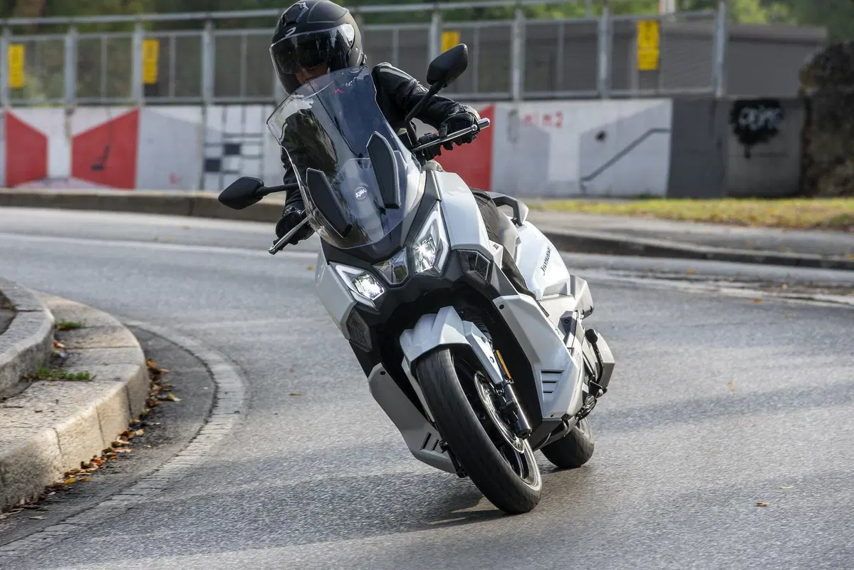 SYM Joyride 300 TEST: la prova del 3!