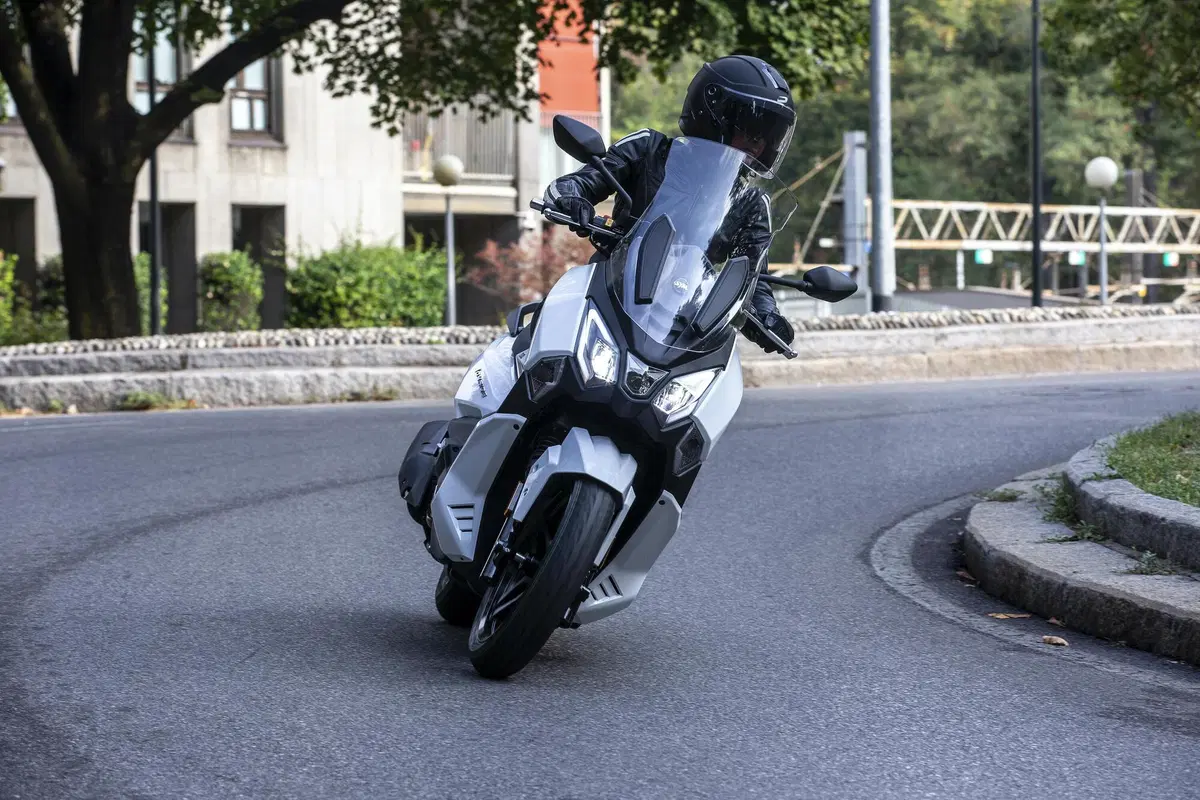 SYM Joyride 300 TEST: la prova del 3! (14)