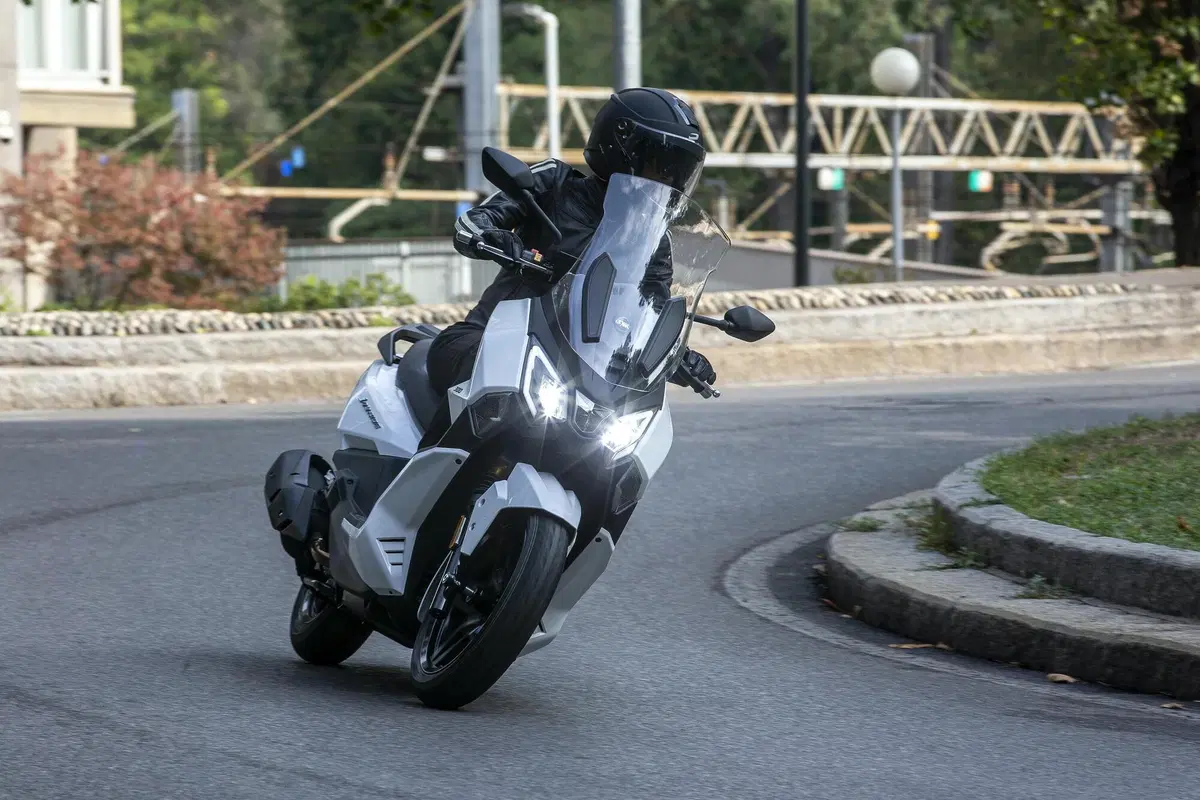 SYM Joyride 300 TEST: la prova del 3! (8)