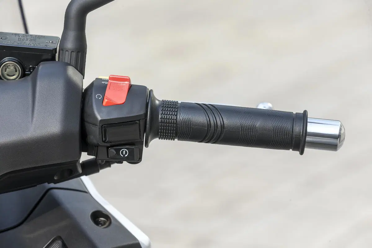 SYM Joyride 300 TEST: la prova del 3! (10)