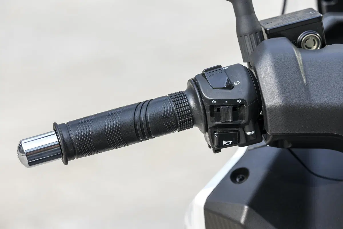 SYM Joyride 300 TEST: la prova del 3! (13)