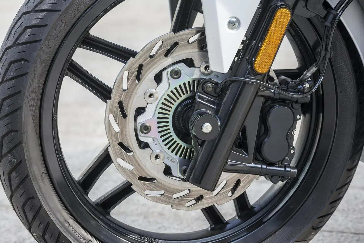 SYM Joyride 300 TEST: la prova del 3! (25)