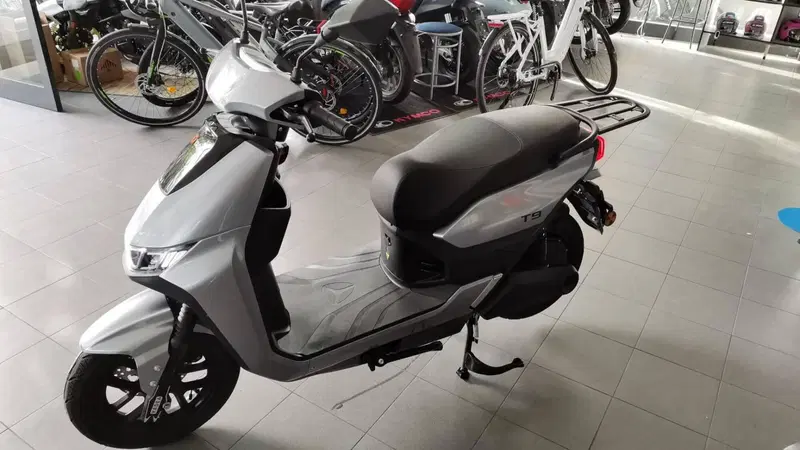Yadea T9L Plus (2022 - 26) (3)