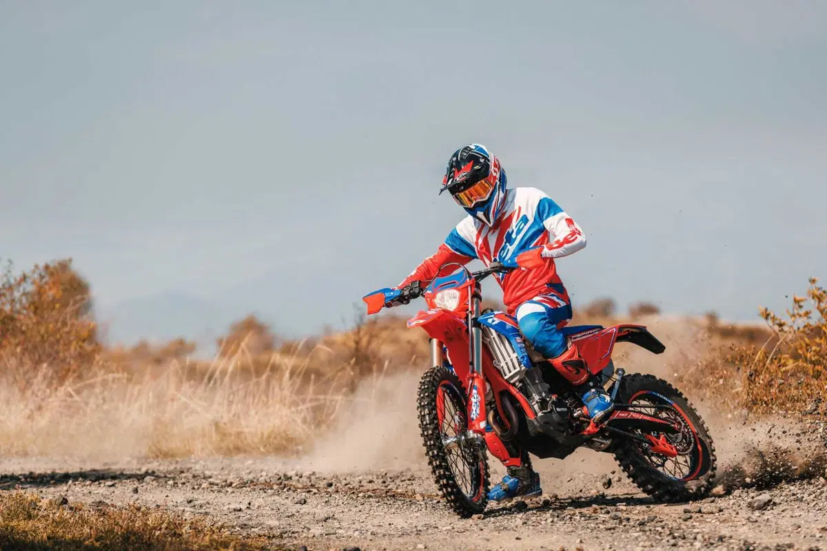 Arrivano le Beta RR Enduro in versione Racing 2023. Eccole (10)