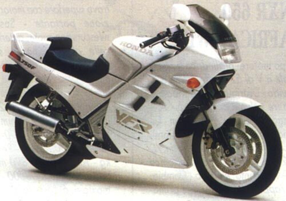 Honda VFR 750 F (1986 - 87) (2)