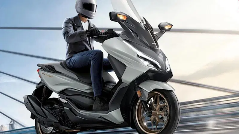 Honda Forza 350: in anticipo sul modello per l'Europa ecco la versione 2023