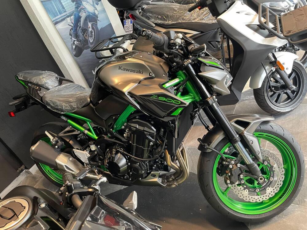 Kawasaki Z 900 (2021 - 24) (2)