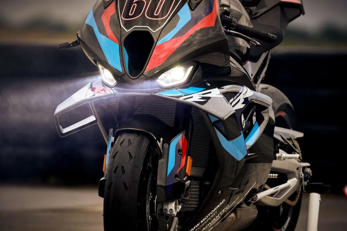 M 1000 RR e M 1000 RR M Competition, scolpite per le corse