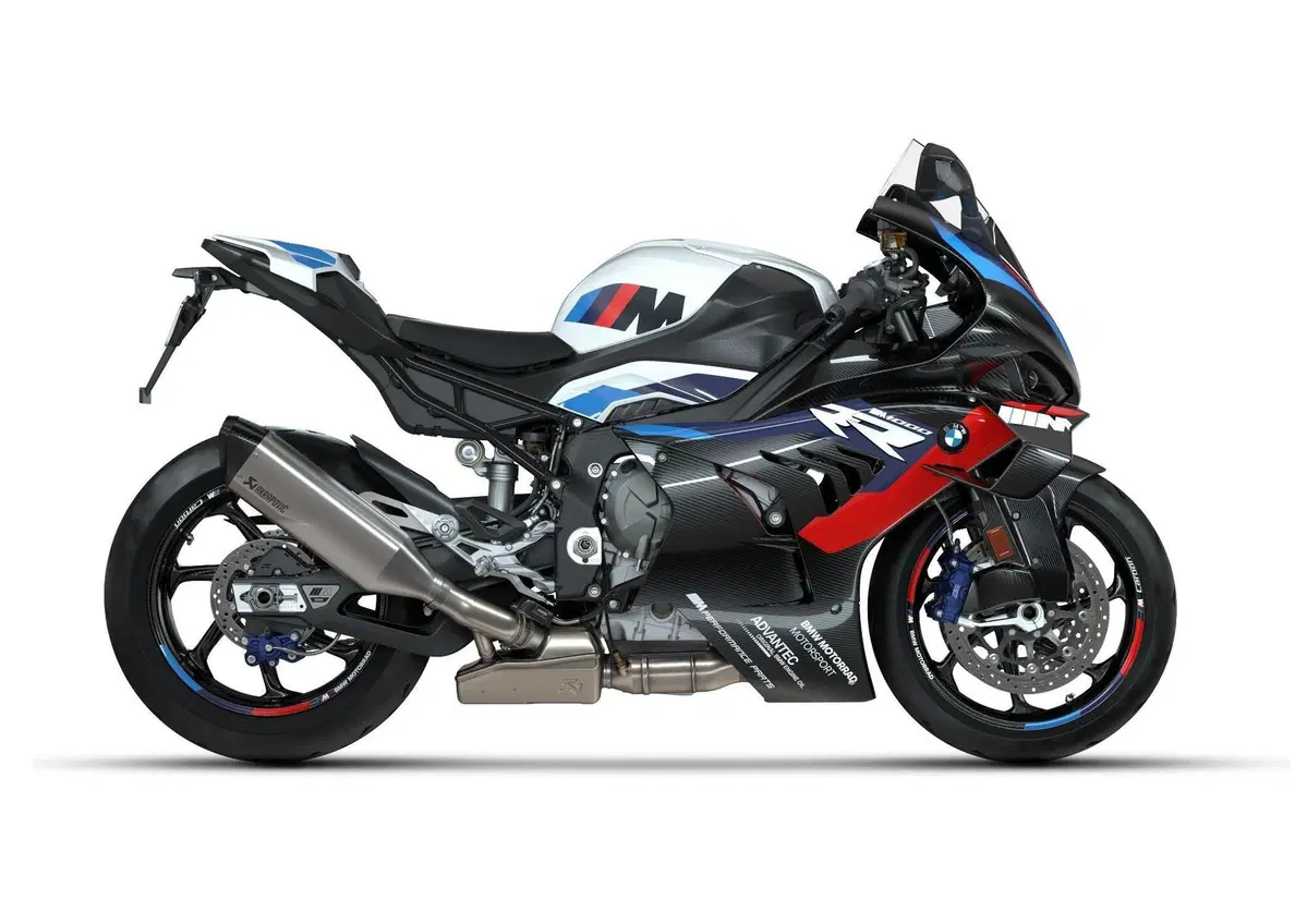 M 1000 RR e M 1000 RR M Competition, scolpite per le corse (6)