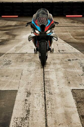 BMW M1000RR e M1000RR M Competition, due moto scolpite per le corse (4)