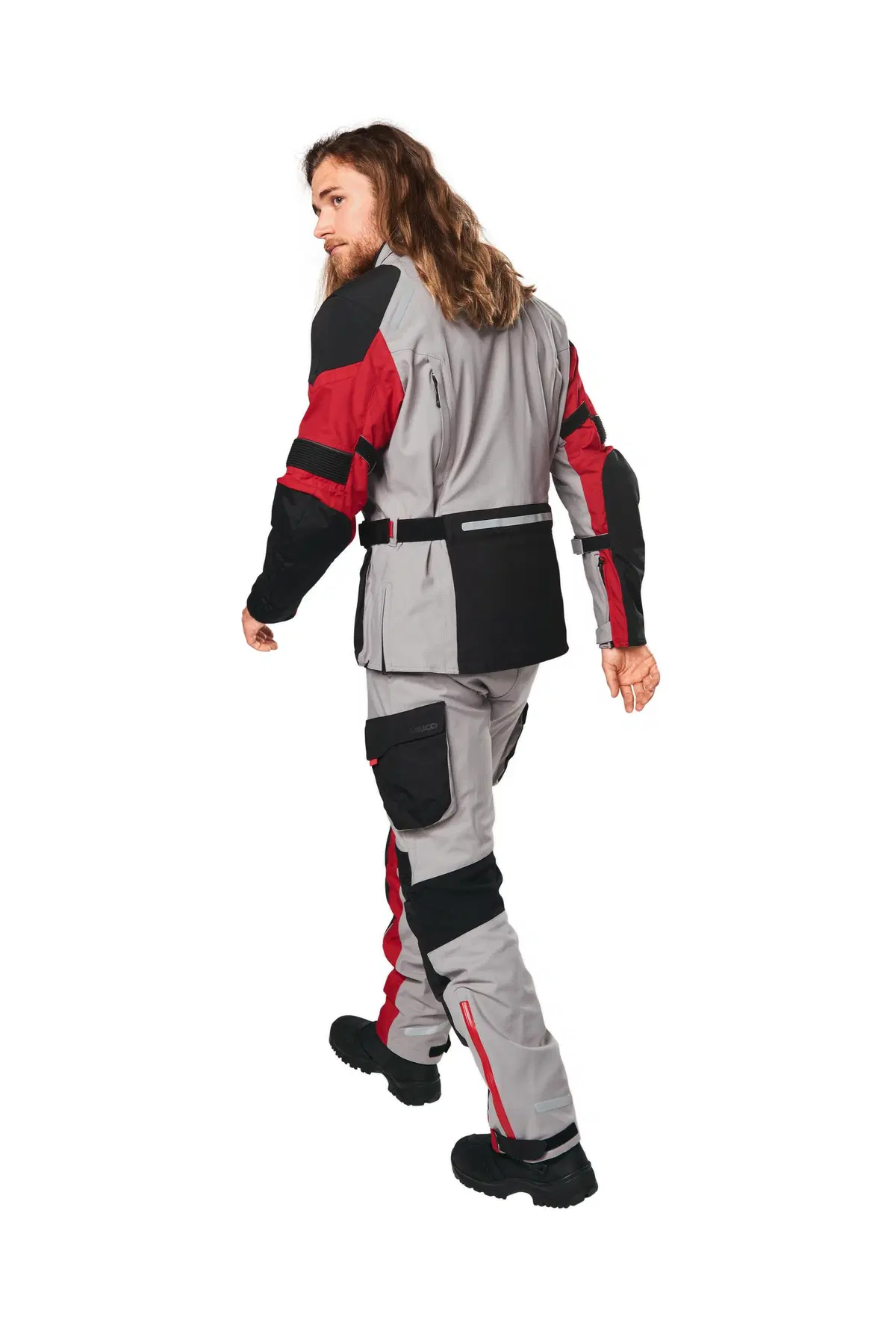 Louis Moto presenta un outfit in tessuto by Vanucci