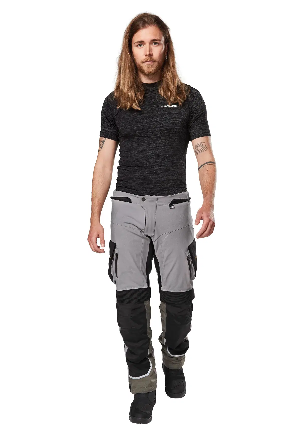 Louis Moto presenta un outfit in tessuto by Vanucci (7)