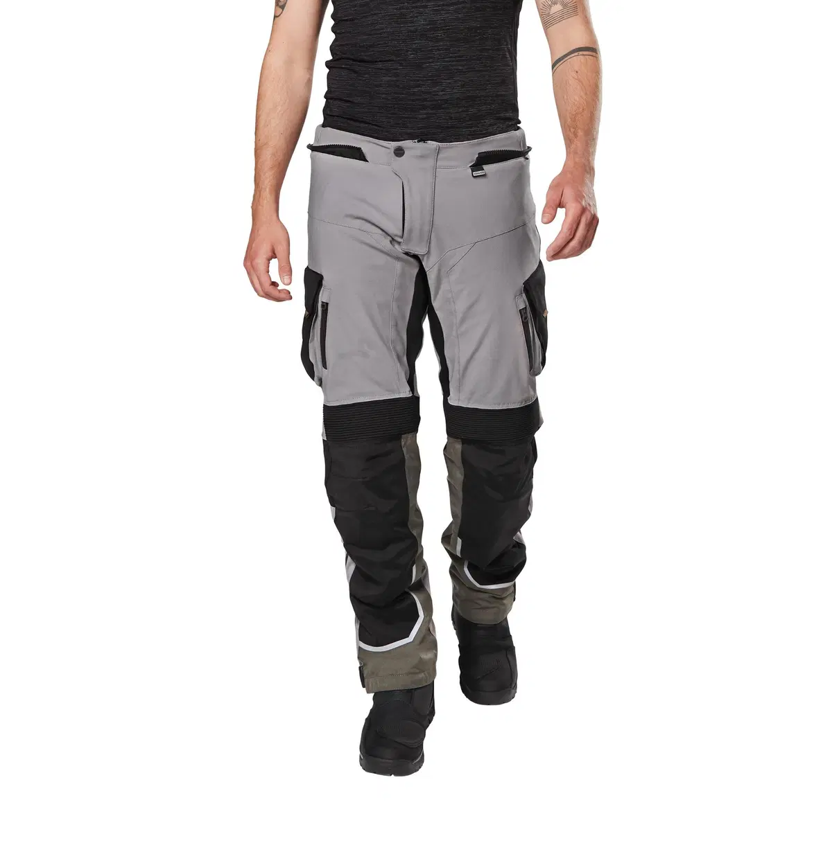 Louis Moto presenta un outfit in tessuto by Vanucci (10)