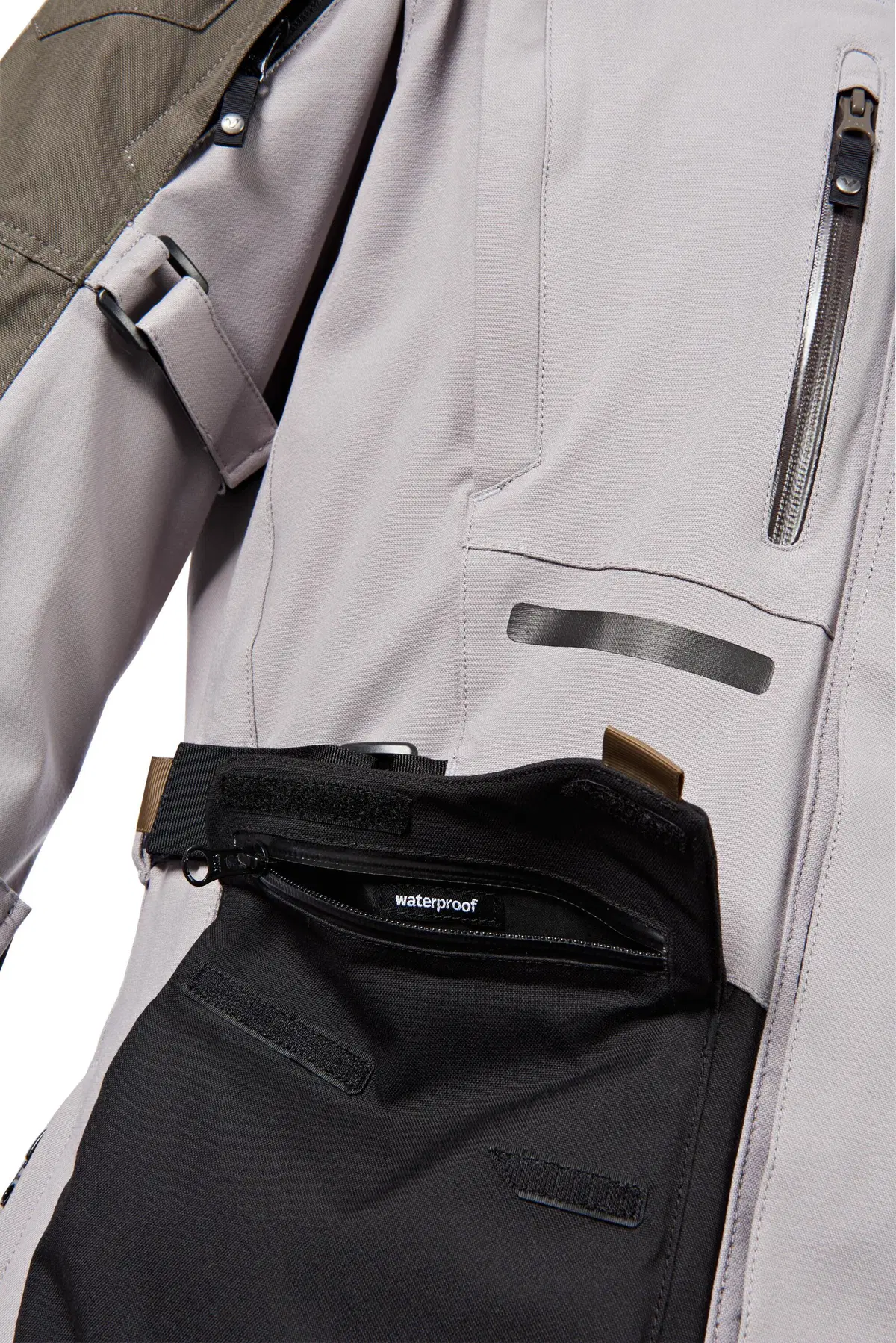 Louis Moto presenta un outfit in tessuto by Vanucci (26)