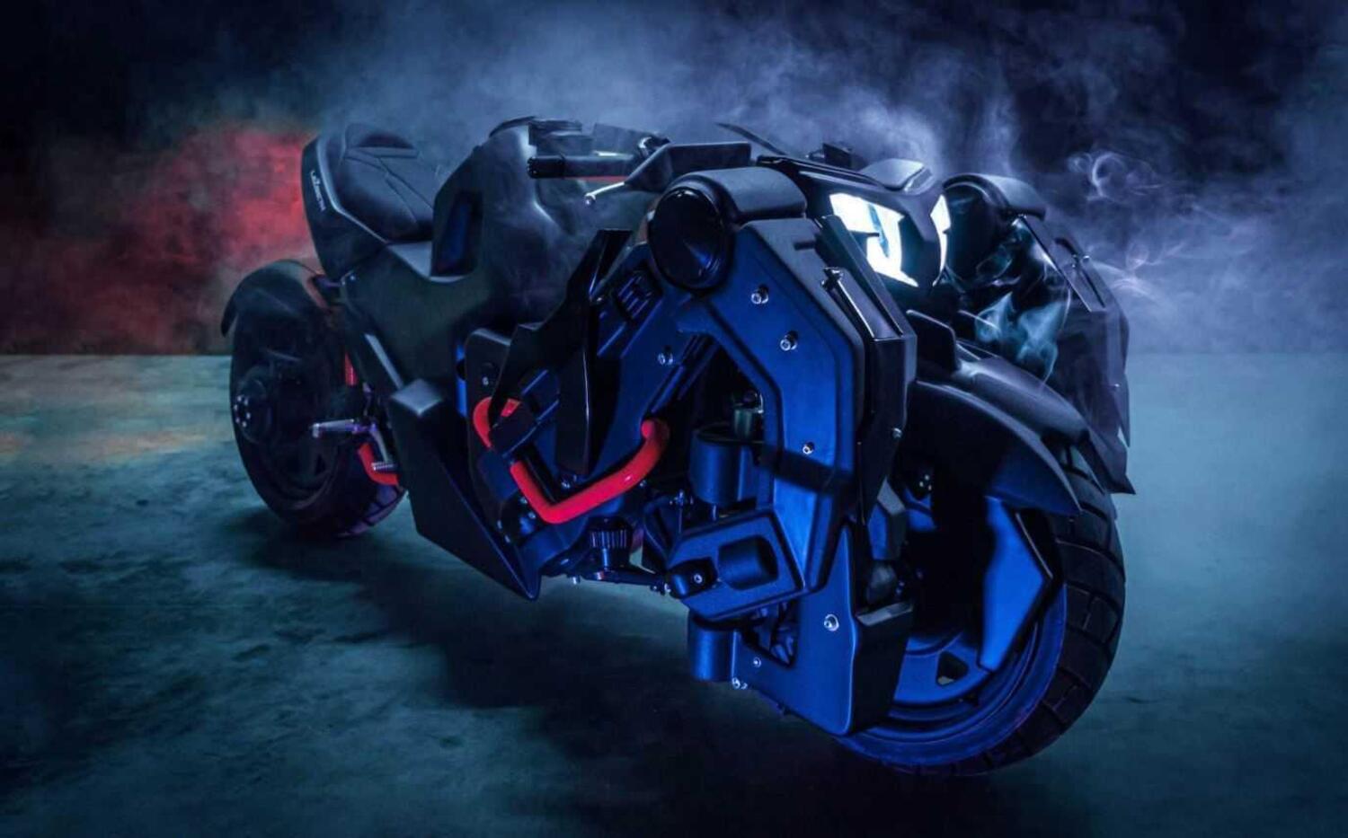 Batcycle, la moto di Gotham Knights creata da Lazareth, presentata a Parigi